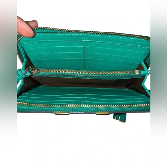 CHLOE Grained Calfskin Marcie Zip-Around Wallet - Green - Picture 3 of 8